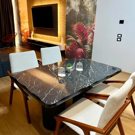 Tokyo Apartment *